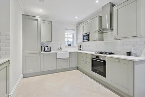 2 bedroom flat to rent, Thames Street, Weybridge, Surrey, KT13