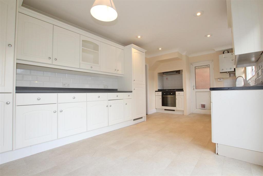 Kitchen / dining room