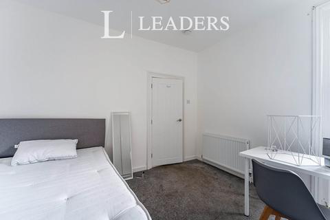 5 bedroom terraced house to rent, Bradford Road, PO5