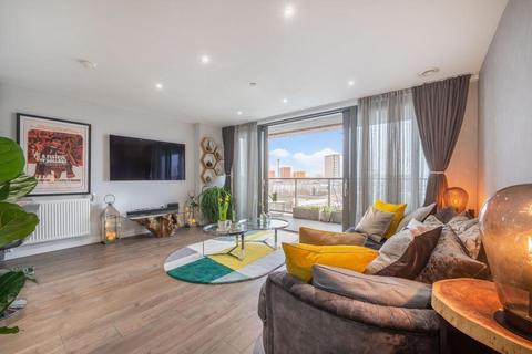 2 bedroom apartment for sale, Heritage Tower, 118 East Ferry Road, Canary Wharf, E14