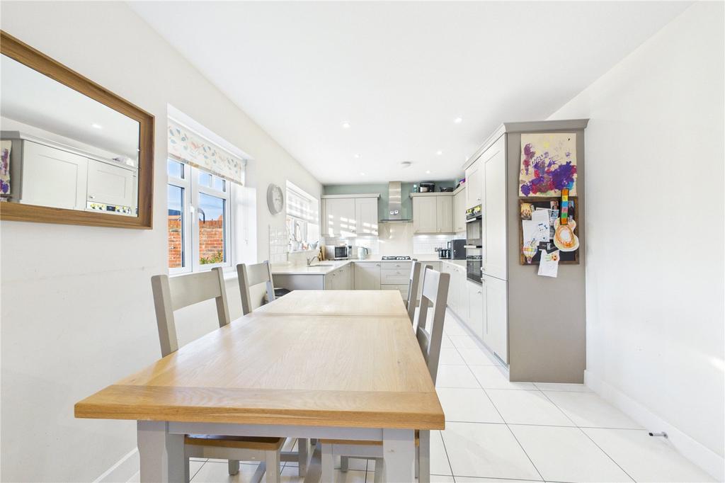 Kitchen/Dining