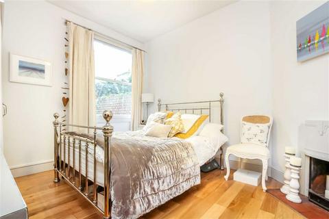 2 bedroom flat to rent, White Hart Lane, London SW13