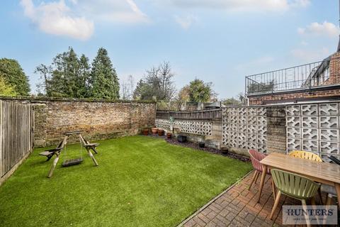 undefined, Arran Close, Erith