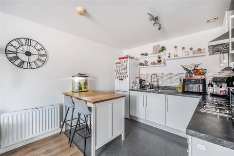 2 bedroom apartment for sale, Harrow Close, Addlestone, Surrey