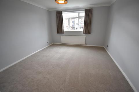 2 bedroom flat to rent, Rannoch Court, Surbiton