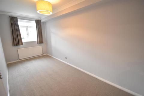 2 bedroom flat to rent, Rannoch Court, Surbiton