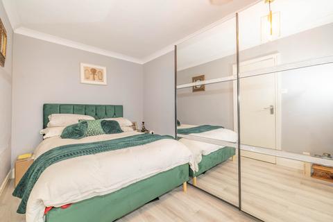 2 bedroom flat to rent, Broad Street, Canterbury, CT1