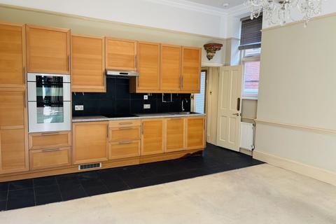 1 bedroom apartment to rent, Netherhall Gardens, Hampstead, NW3
