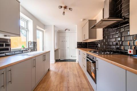 3 bedroom terraced house for sale, London Road, Greenhithe