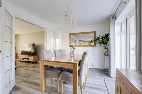 undefined, Fairburn Crescent, Nottingham NG12