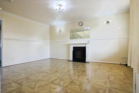 3 bedroom semi-detached house to rent, Linden Drive, Bristol BS32