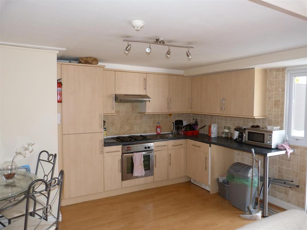 Flat 1 (2).jpg