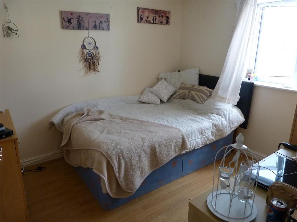 Flat 1 2.jpg
