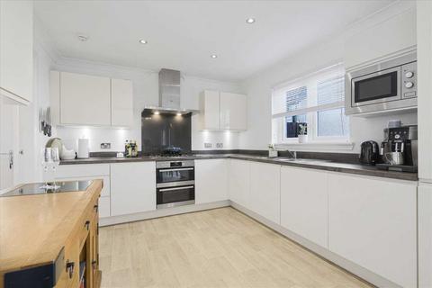 undefined, Geesmuir Gardens, FK2 8BE