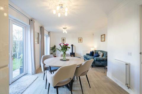 undefined, Geesmuir Gardens, FK2 8BE