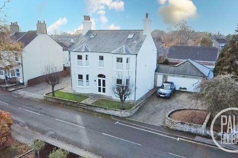 4 bedroom detached house for sale, Oulton Road North, Oulton, NR32