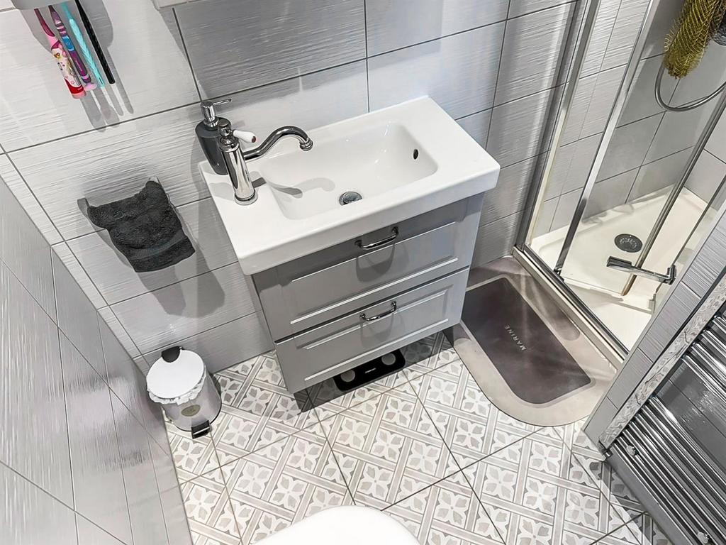 Master En-Suite