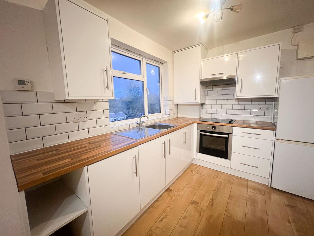 Onslow Gardens E18