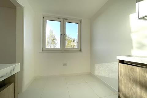 2 bedroom flat for sale, Eaton Drive, KINGSTON UPON THAMES KT2