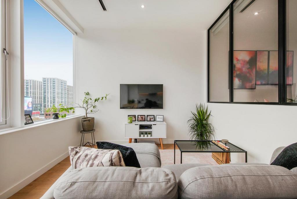 1 bed flat to rent Park View, Brentford TW88 DD