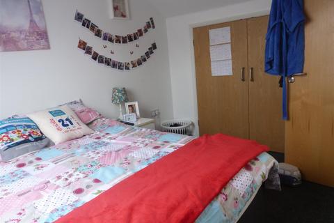 3 bedroom apartment to rent, Letty Street, Cardiff