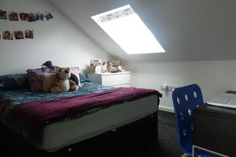 3 bedroom apartment to rent, Letty Street, Cardiff