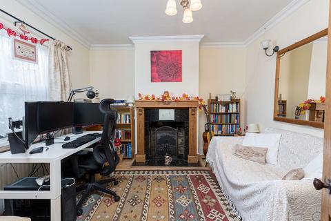 4 bedroom semi-detached house for sale, New Town, Crawley RH10