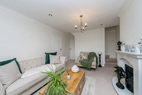4 bedroom semi-detached bungalow for sale, Huddersfield Road, Skelmanthorpe, HD8