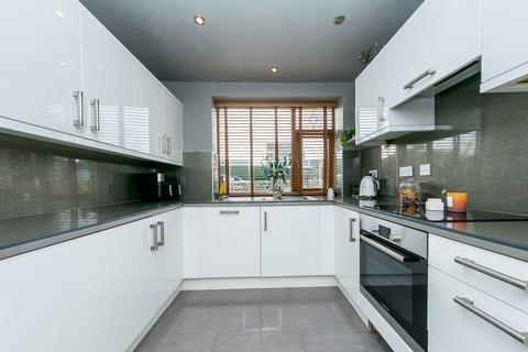 undefined, Huddersfield Road, Skelmanthorpe, HD8