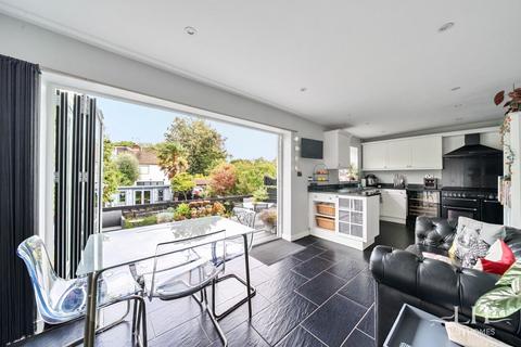undefined, Hill Crescent, Hornchurch