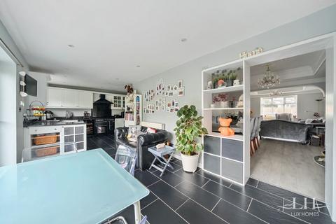 undefined, Hill Crescent, Hornchurch