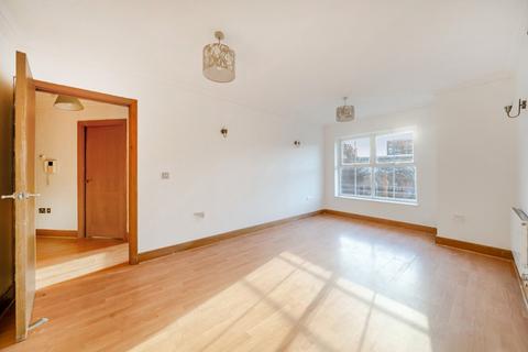 2 bedroom flat for sale, Lower Kings Road, Kingston upon Thames, KT2