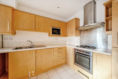 2 bedroom flat for sale, Lower Kings Road, Kingston upon Thames, KT2