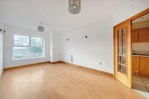 2 bedroom flat for sale, Lower Kings Road, Kingston upon Thames, KT2