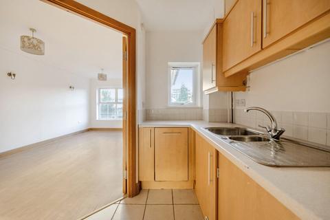 2 bedroom flat for sale, Lower Kings Road, Kingston upon Thames, KT2