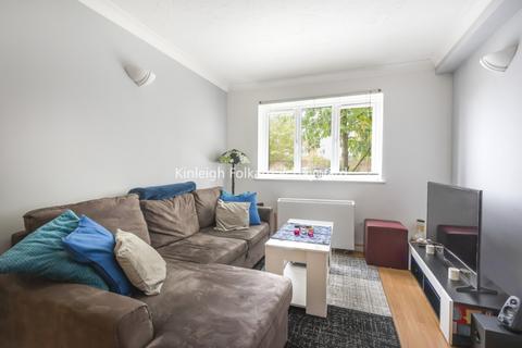 1 bedroom flat to rent, Graham Avenue, Mitcham, London, CR4