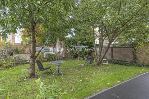 1 bedroom flat to rent, Graham Avenue, Mitcham, London, CR4