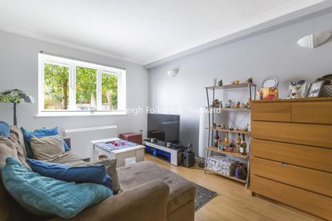 1 bedroom flat to rent, Graham Avenue, Mitcham, London, CR4