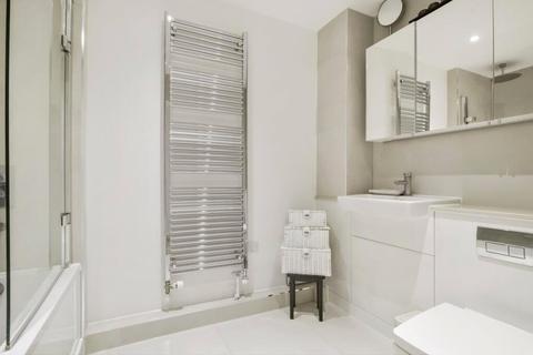 3 bedroom apartment to rent, Wilkinson Close, London, NW2