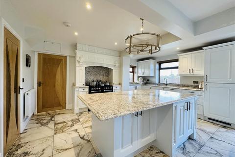 3 bedroom detached house for sale, Chestnut Road, Cawood, Selby