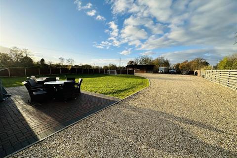 3 bedroom detached house for sale, Chestnut Road, Cawood, Selby