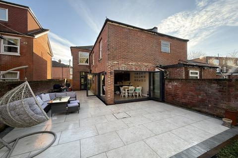 4 bedroom semi-detached house for sale, Southampton