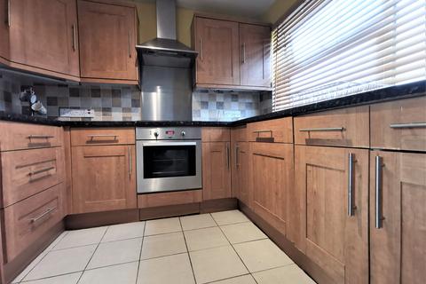 1 bedroom apartment to rent, Larch Close, LONDON SW12