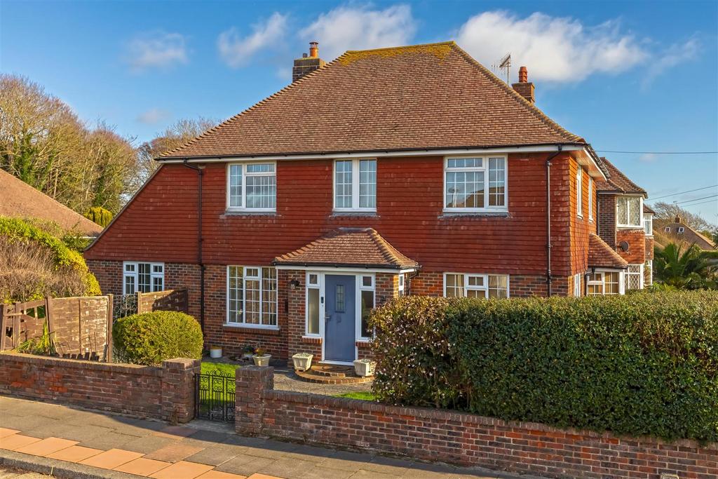 Cowdray Drive 26.jpg