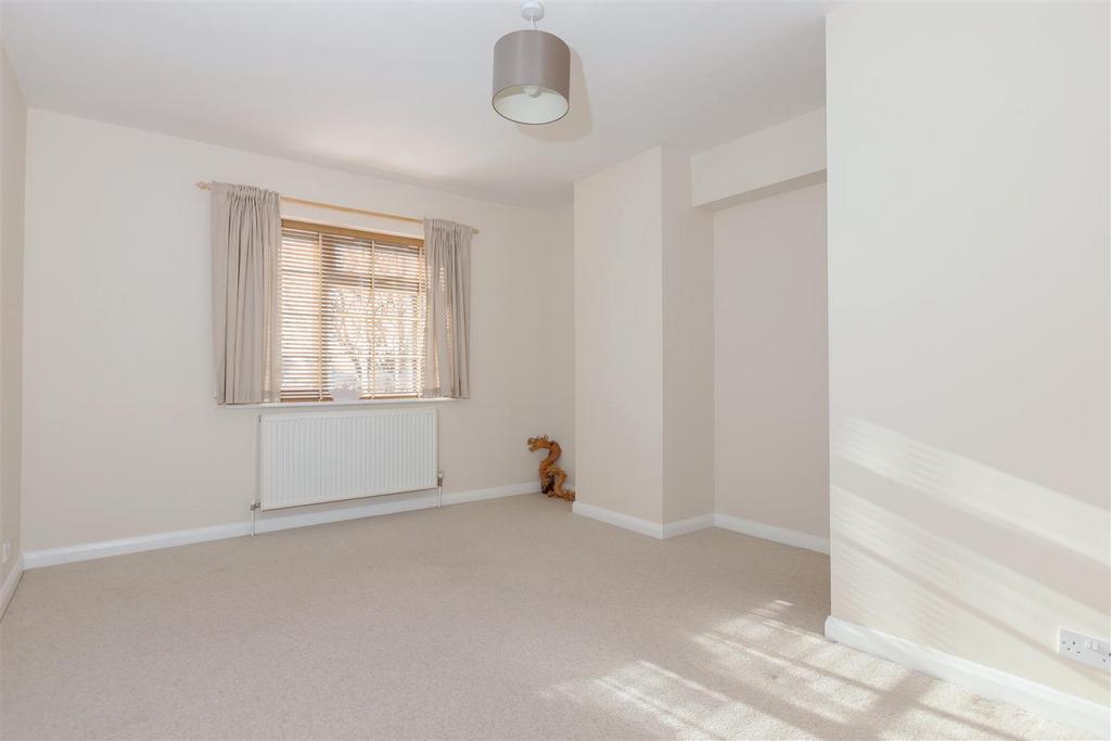 Cowdray Drive.jpg