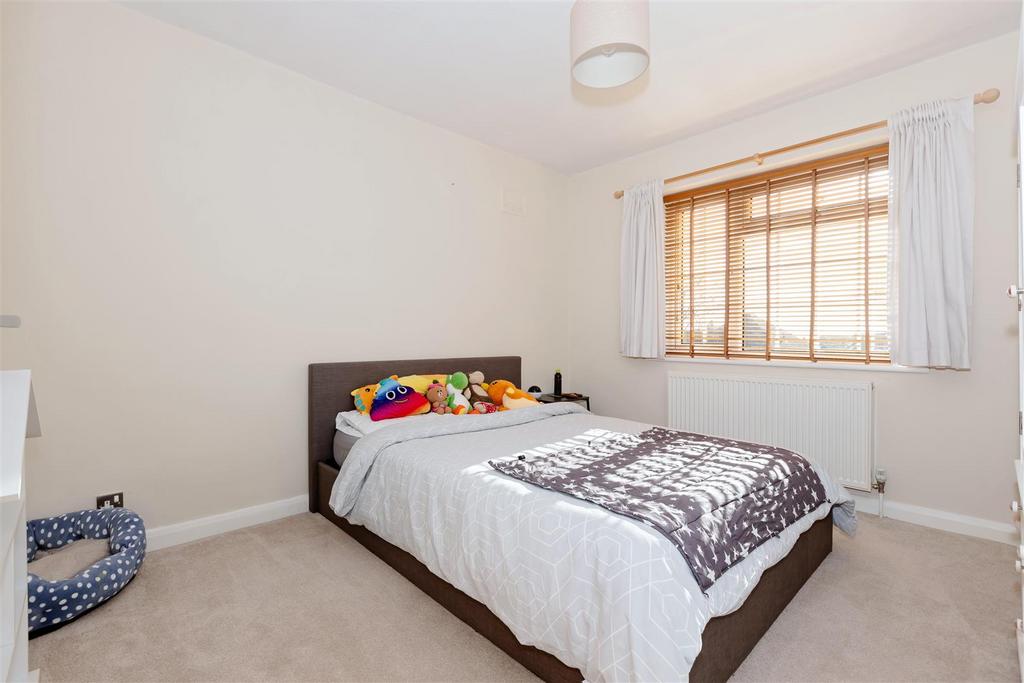 Cowdray Drive 3.jpg