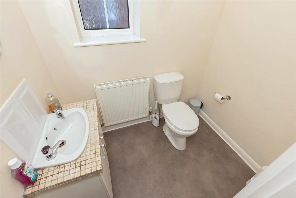 Cowdray Drive 10.jpg