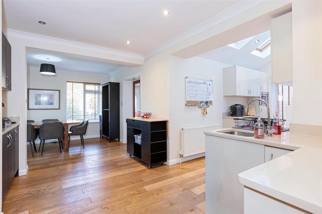 Cowdray Drive 17.jpg