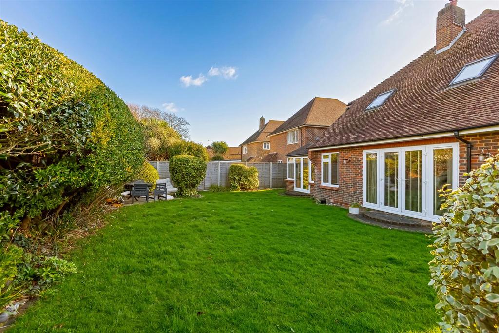 Cowdray Drive 23.jpg