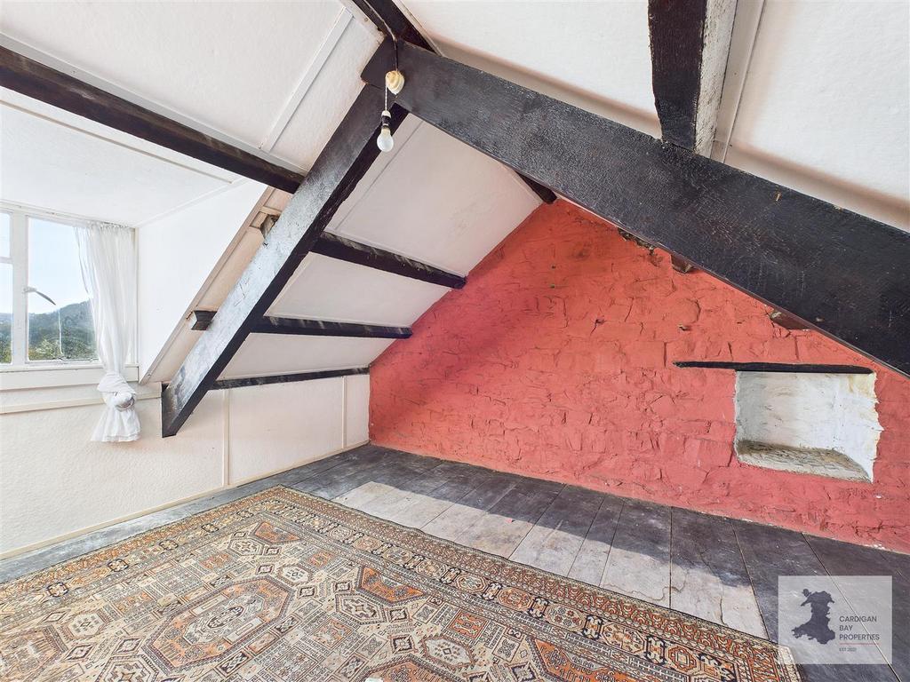 Attic room 2